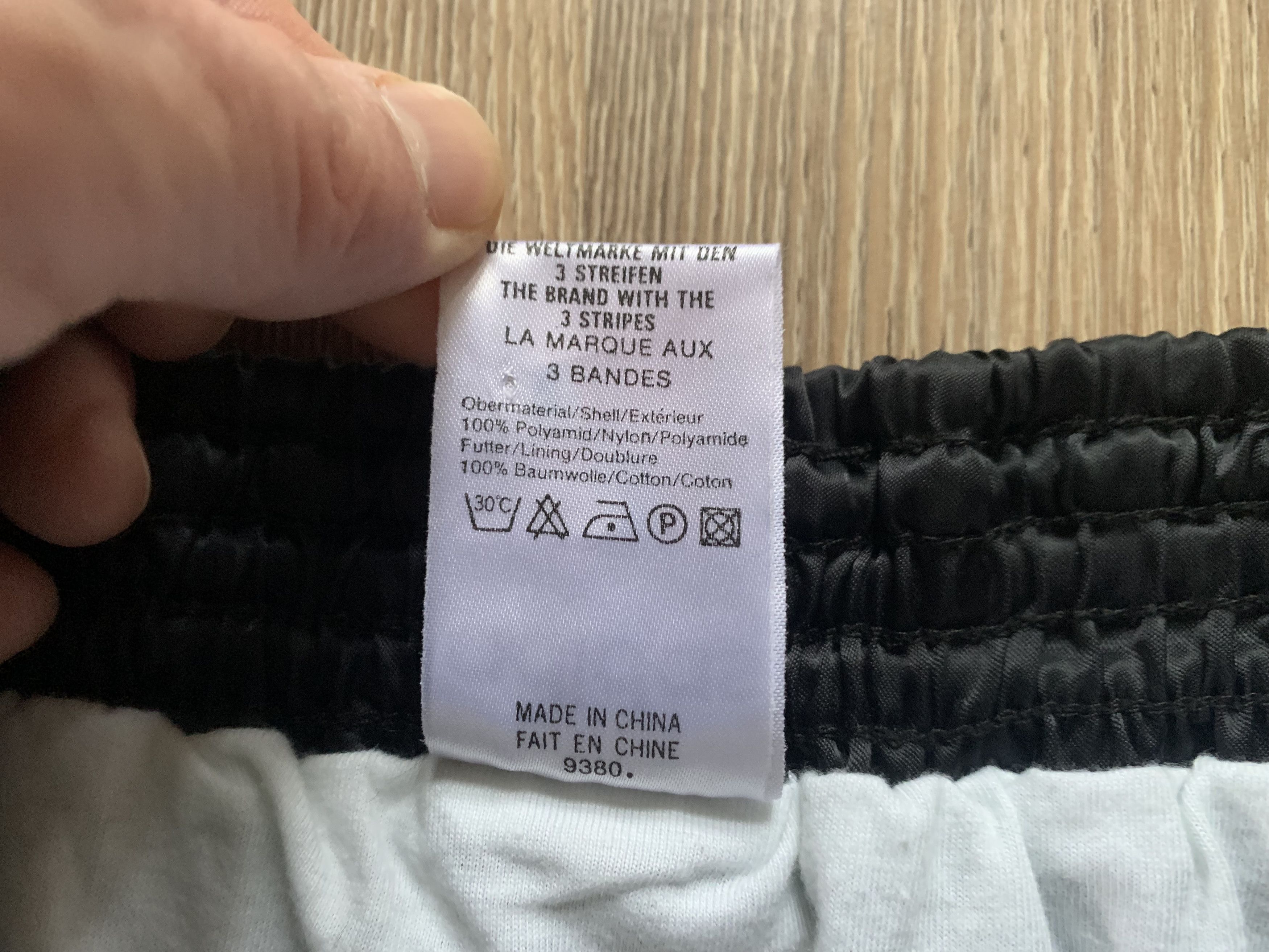 Adidas × Vintage Adidas Rare Nylon Black Yellow Stripe Shorts Size US 38 / EU 54 - 8 Thumbnail