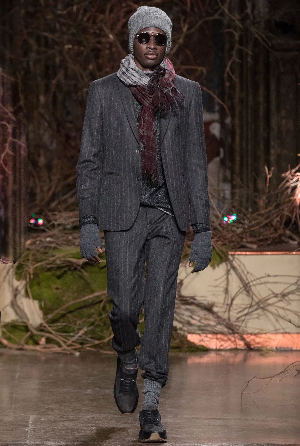 John Varvatos Runway Peak Lapel Jacket. Size EU 52 USA 42 Size US L / EU 52-54 / 3 - 2 Thumbnail