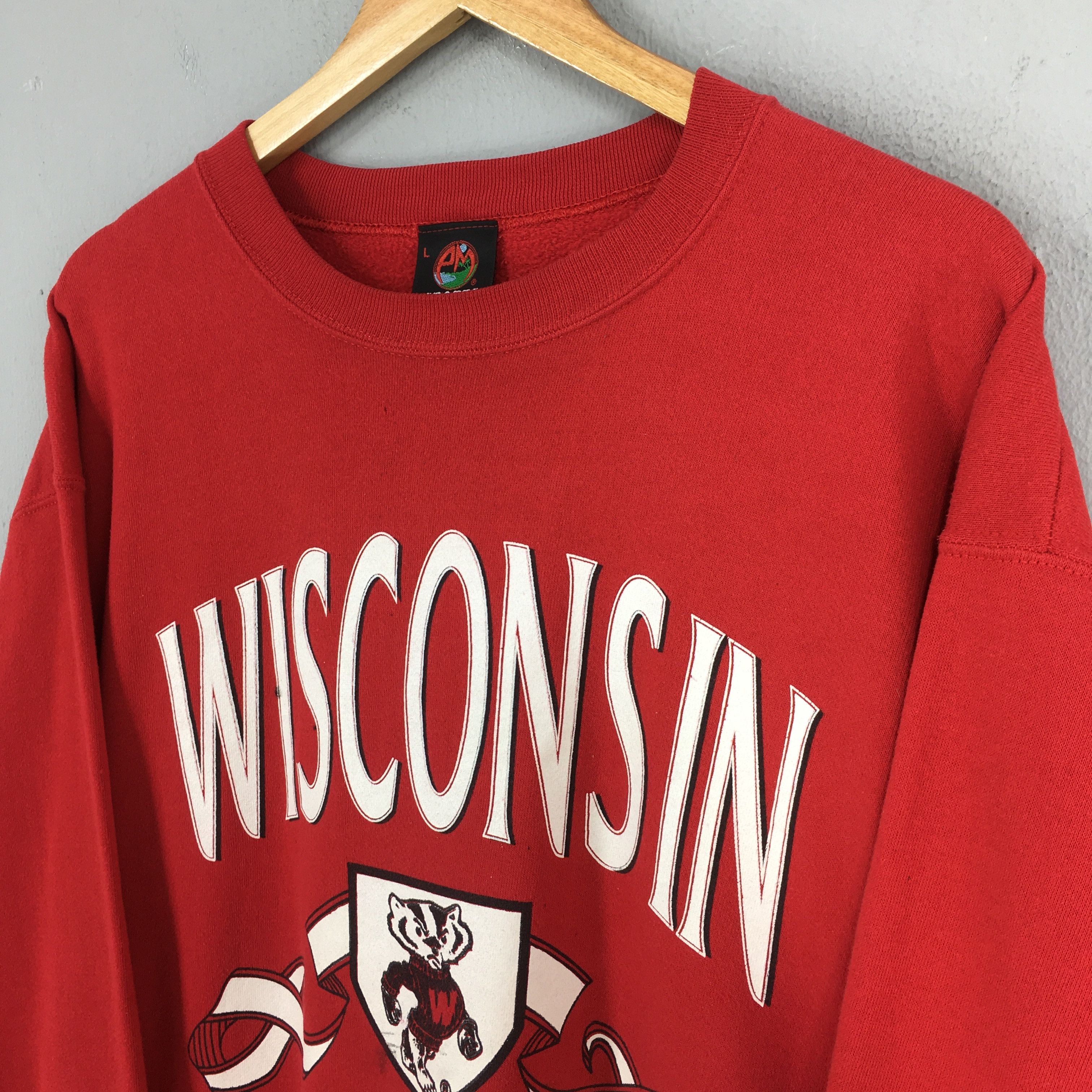NCAA Vintage Wisconsin Badgers NCAA Red Sweatshirt Large Size US L / EU 52-54 / 3 - 3 Thumbnail