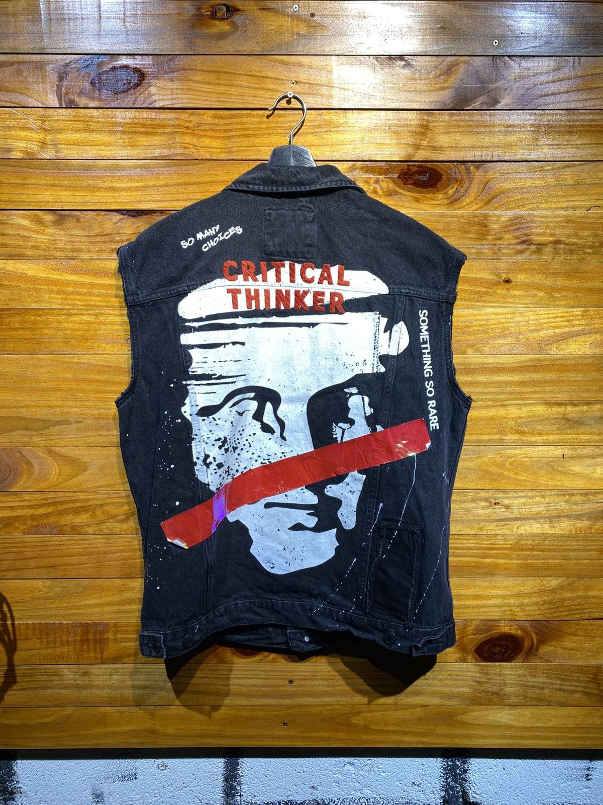 Zara ZARA Men’s Black Denim Vest “Critical Thinker” Graphic – L Size US L / EU 52-54 / 3 - 12 Thumbnail
