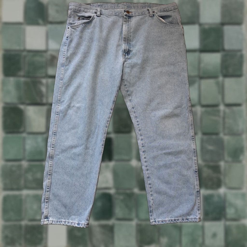 Wrangler Wrangler Pants Mens Size 42x30 Blue Light Wash denim Workwear Pants Straight Mens Regular Capacity Wrangler RIGGS Workwear Size US 42 / EU 58 - 1 Thumbnail