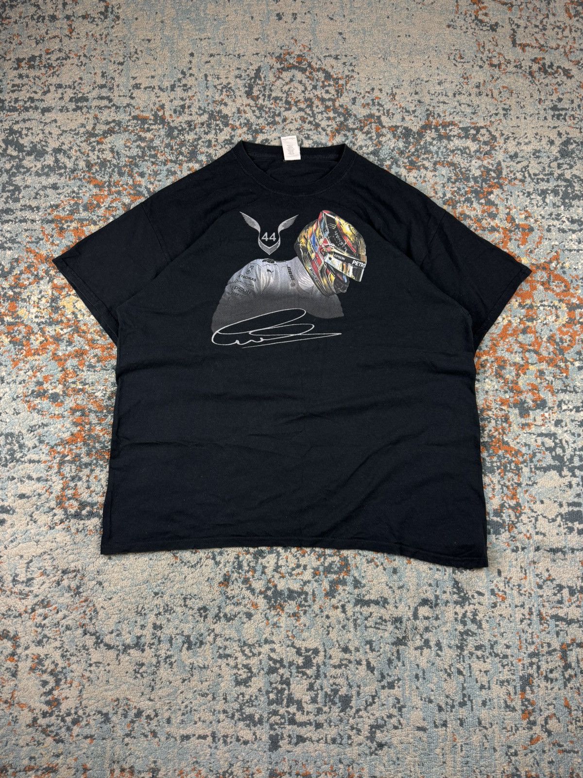 Vintage Lewis Hamilton 44 sugnature F1 Formula 1 racing graphic tee Size US XL / EU 56 / 4 - 1 Thumbnail