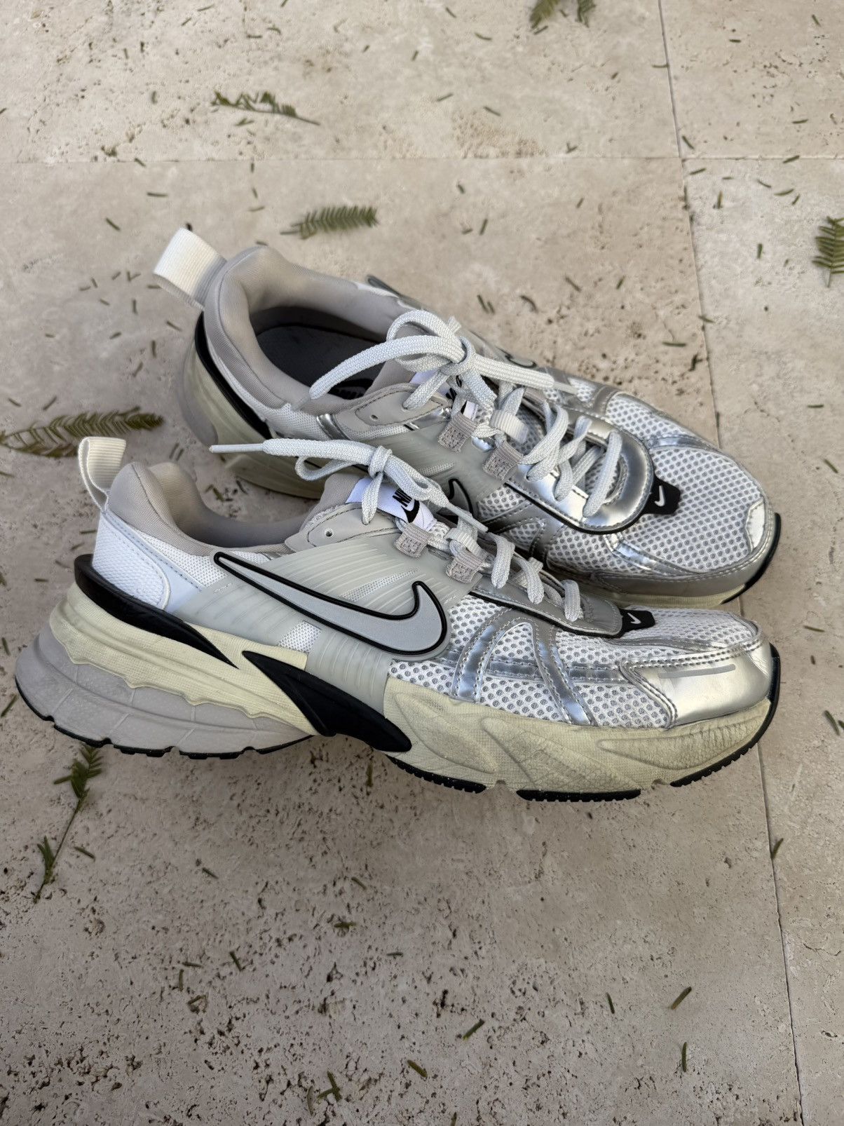 Nike Nike Women's V2K Run Running Sneakers Size US 9.5 / IT 39.5 - 1 Thumbnail