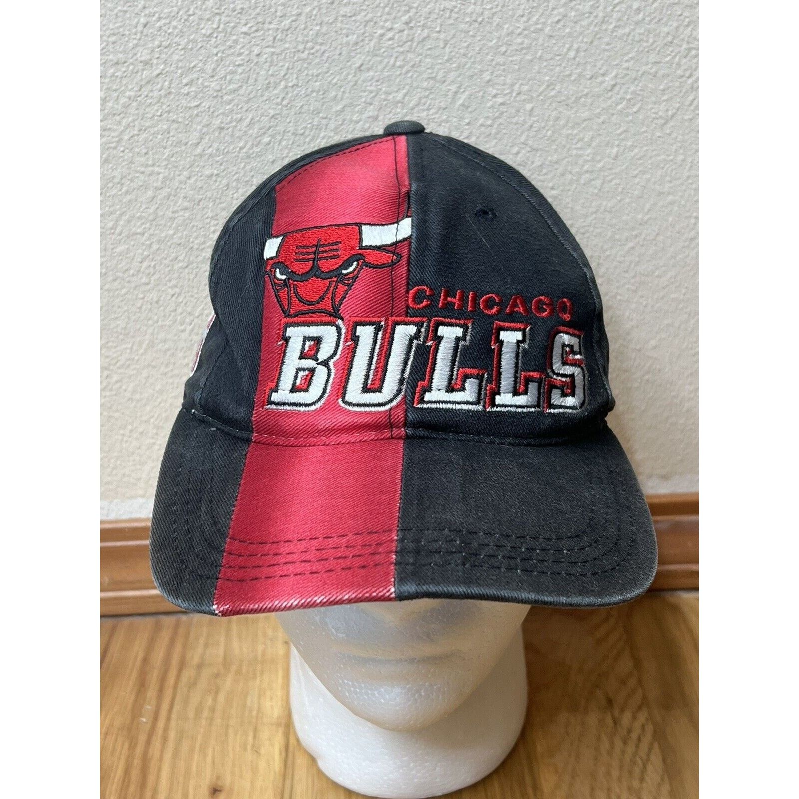 Sports Specialties Sports Specialties Vintage Chicago Bulls NBA SnapBack Hat Size ONE SIZE - 7 Thumbnail