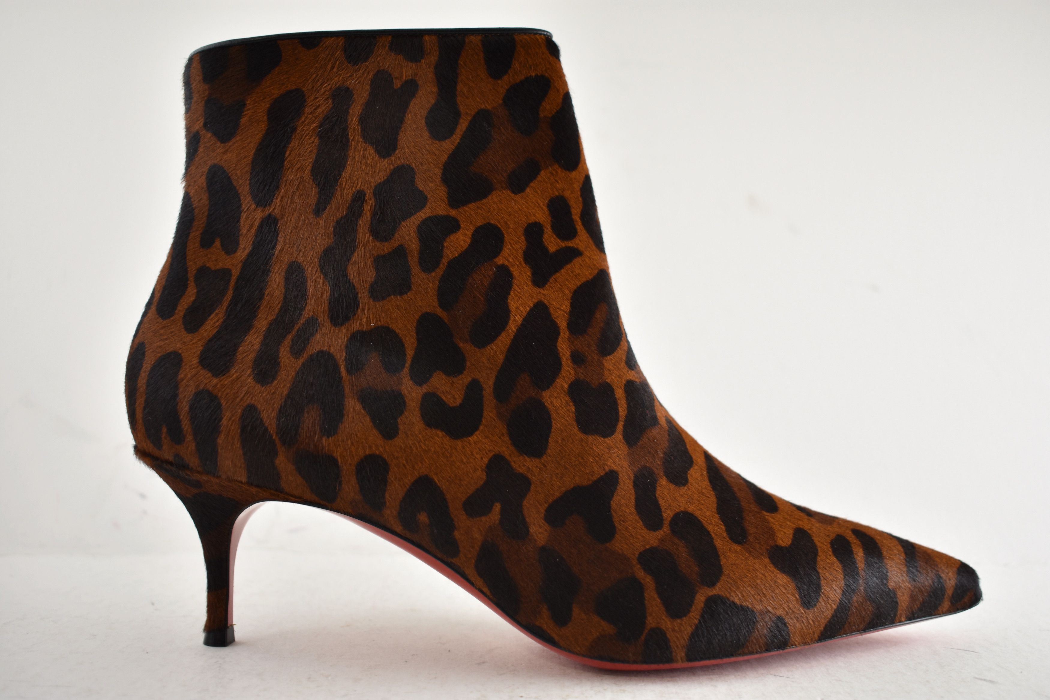 Christian Louboutin So Kate Booty 55 Black Leopard Pony Short Ankle Bootie 40.5 Size US 10.5 / IT 40.5 - 2 Thumbnail
