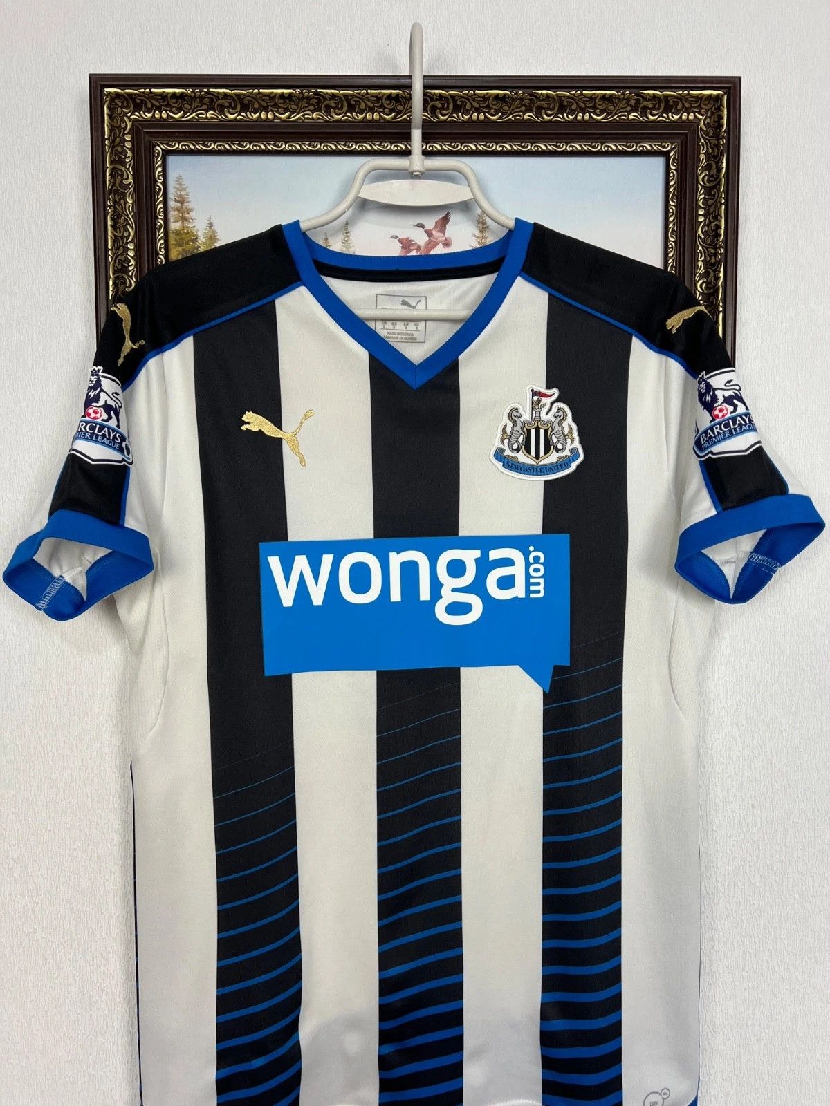 Puma Newcastle Home football shirt 2015 Soccer Puma Jersey Trikot Size US S / EU 44-46 / 1 - 2 Thumbnail