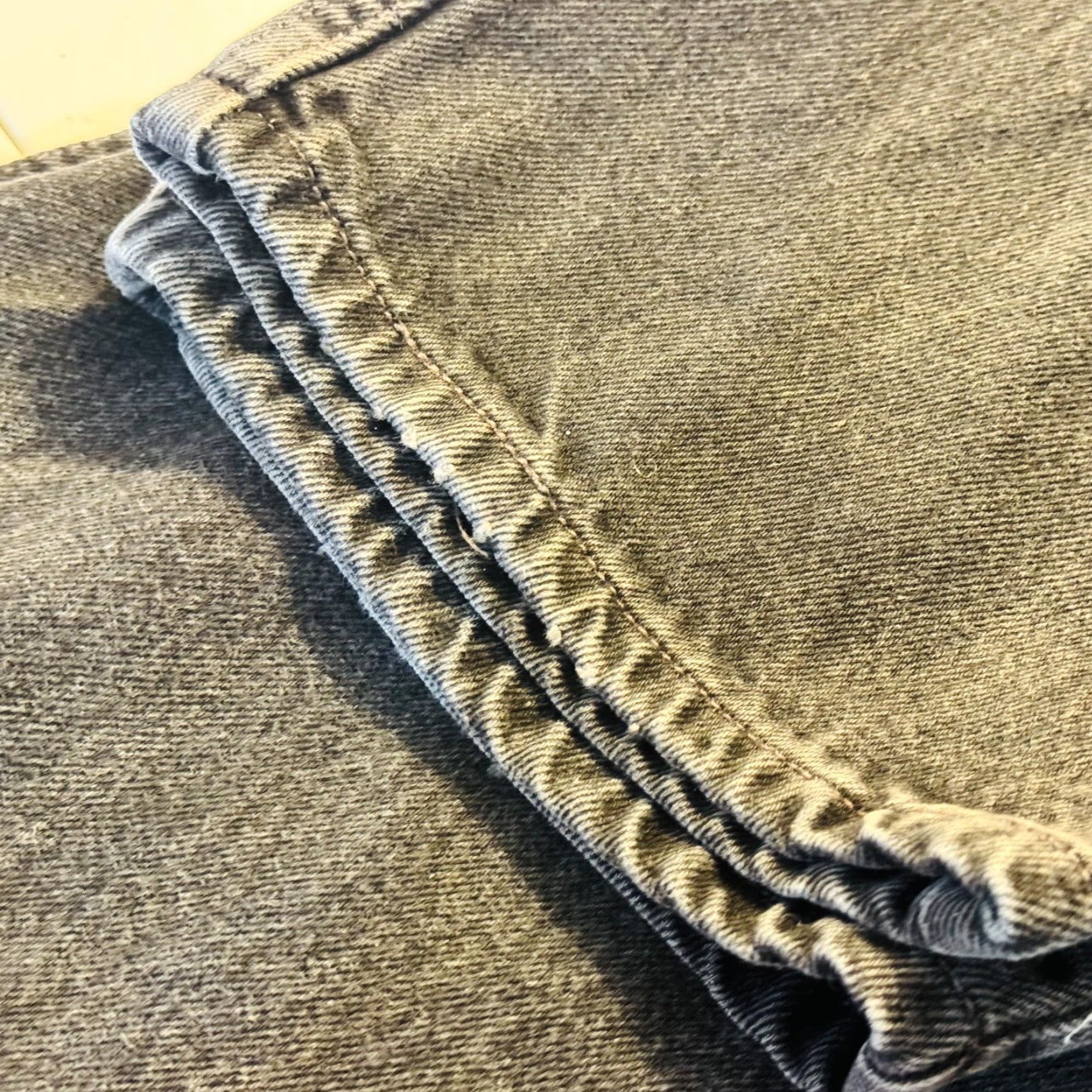 Levi's VINTAGE Levi's 550 Jeans Mens 38x32 Black Charcoal Wash Relaxed Tapered Denim 90s Size US 38 / EU 54 - 7 Thumbnail