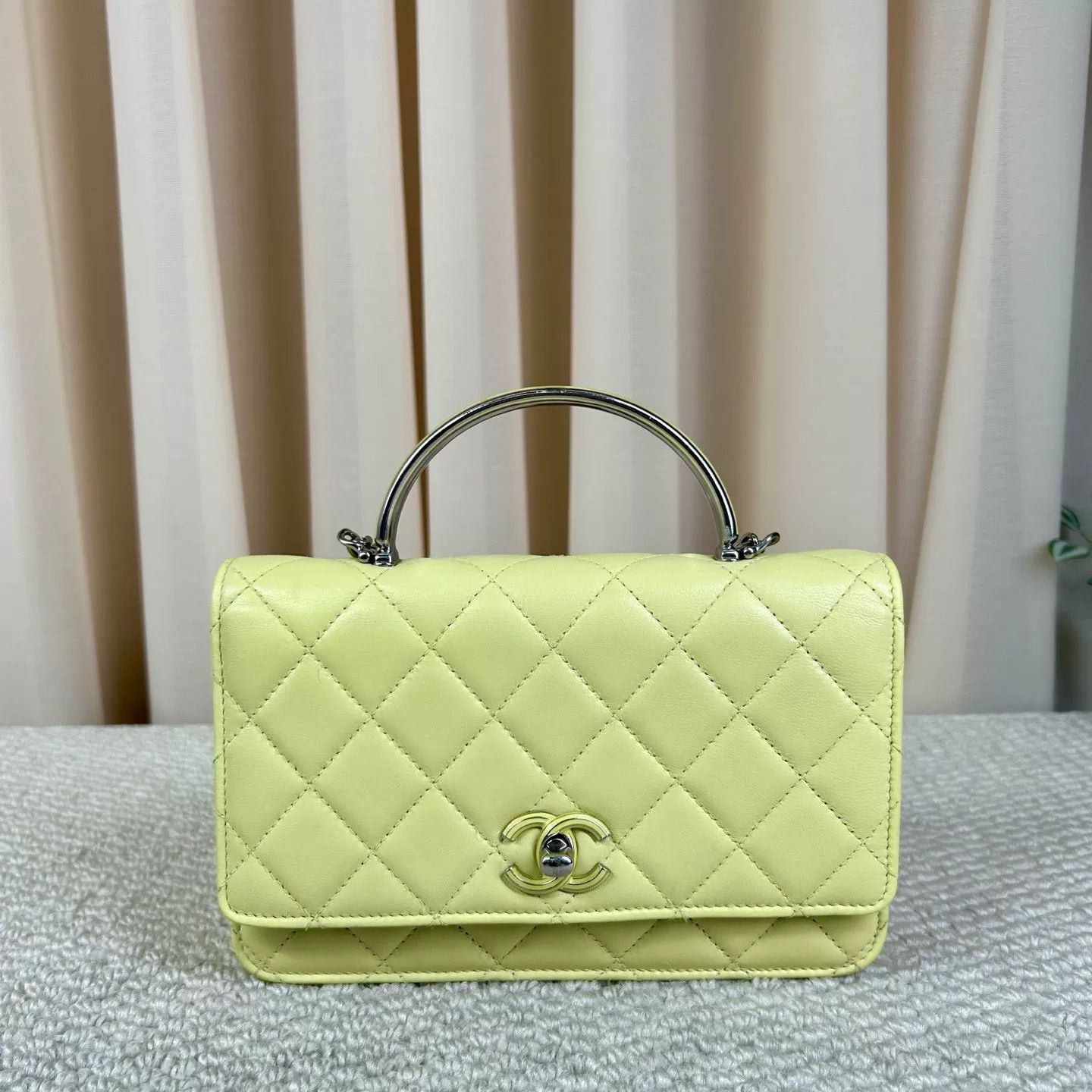 Chanel Pre-loved Bag Very good condition Size ONE SIZE - 1 Thumbnail