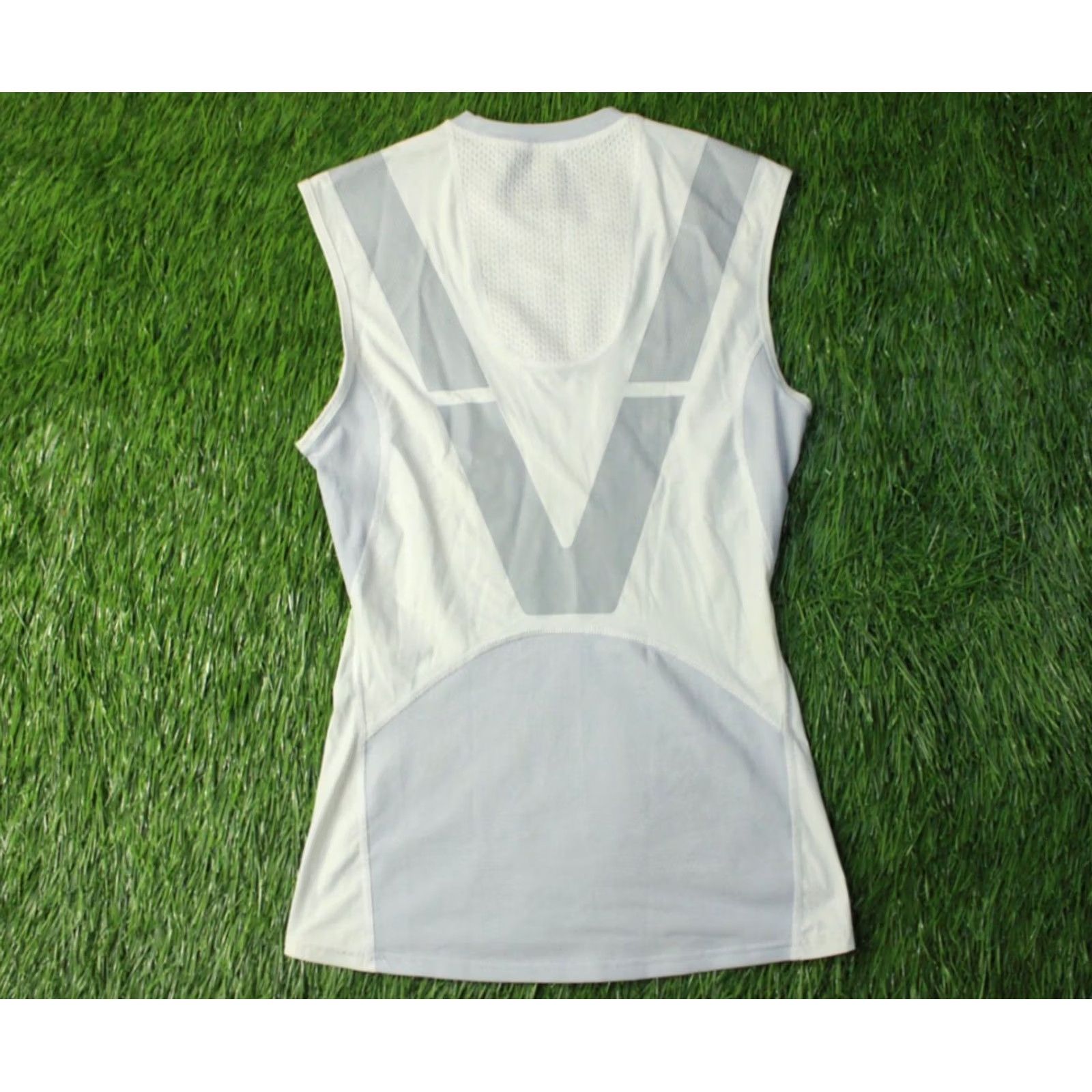 Adidas ADIDAS VEST SHIRT JERSEY ORIGINAL SIZE XL MEN SLEEVELESS CROSSFIT BASE LAYERS WHITE AND GRAY 2014 Size US XL / EU 56 / 4 - 2 Thumbnail