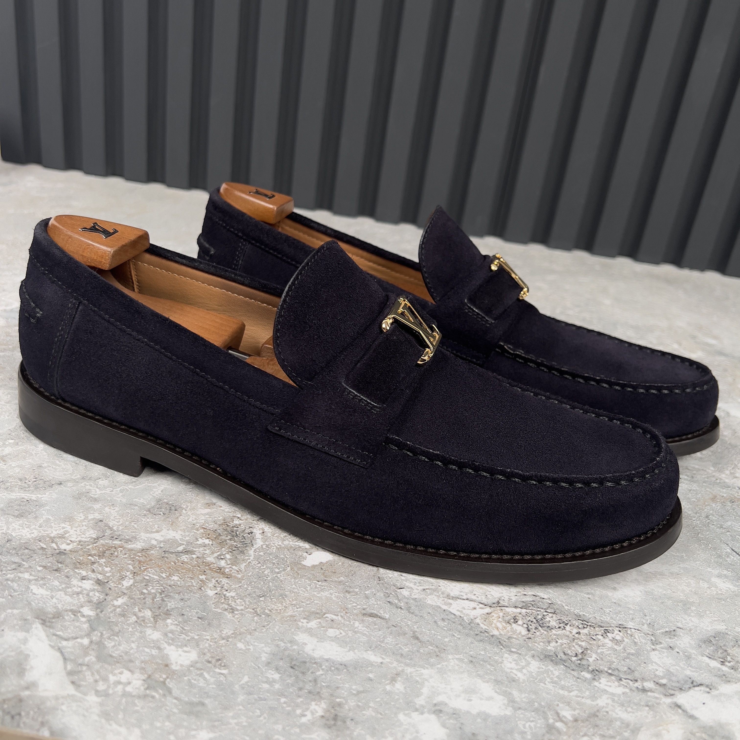 Louis Vuitton Louis Vuitton Logo LV Major Loafers Blue Suede Size US 8.5 / EU 41-42 - 7 Thumbnail