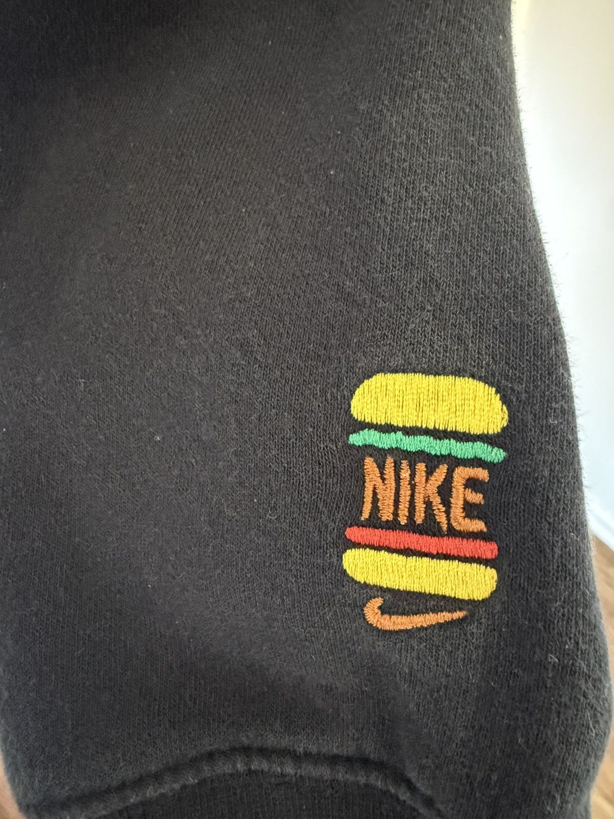 Nike *RARE* Nike Burger Hoodie Size US XL / EU 56 / 4 - 3 Thumbnail