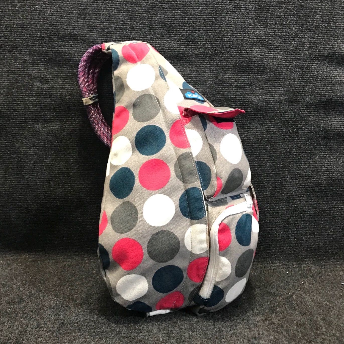 KAVU Rope Sling Bag Grey Polka Dot Adjustable Strap  display picture 1