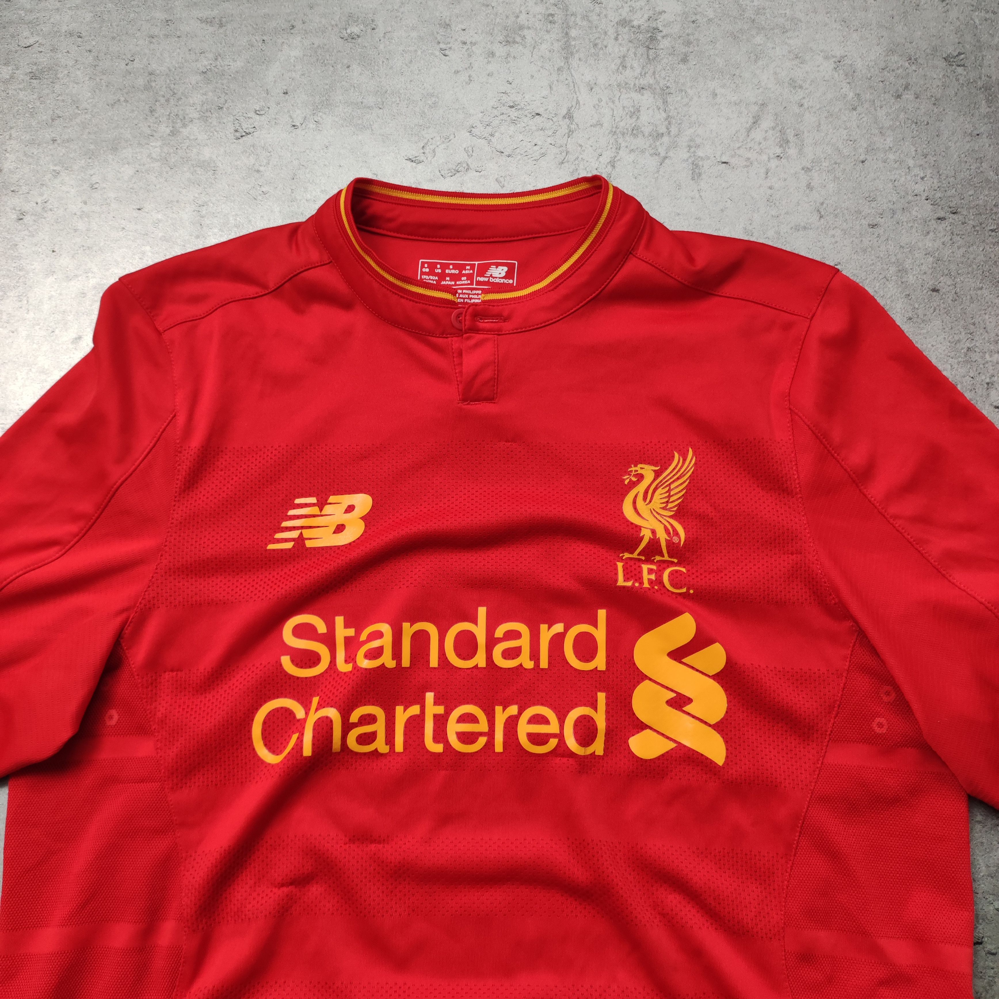 Other RARE Liverpool FC 2016/17 New Balance Football Jersey Size US S / EU 44-46 / 1 - 4 Thumbnail