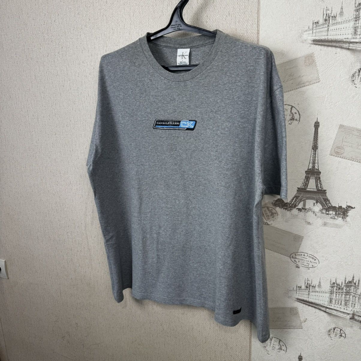 Calvin Klein × Vintage Vintage Calvin Klein T shirt Oversized Relaxed Gray Sz L Size US L / EU 52-54 / 3 - 6 Thumbnail