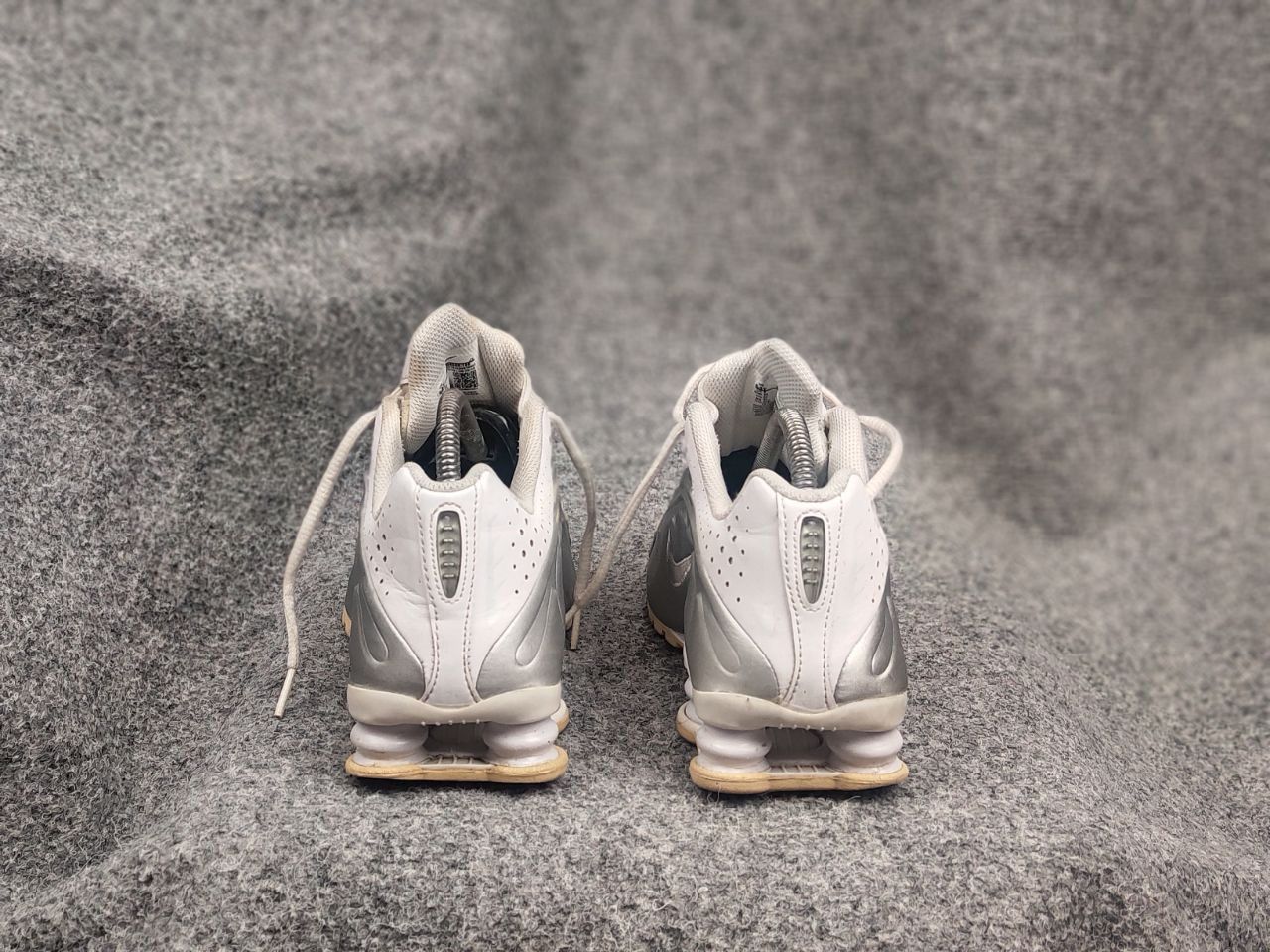 Nike Nike Shox R4 White Metallic Vintage Y2K Style Sneakers shoes Size US 5.5 / IT 35.5 - 12 Thumbnail