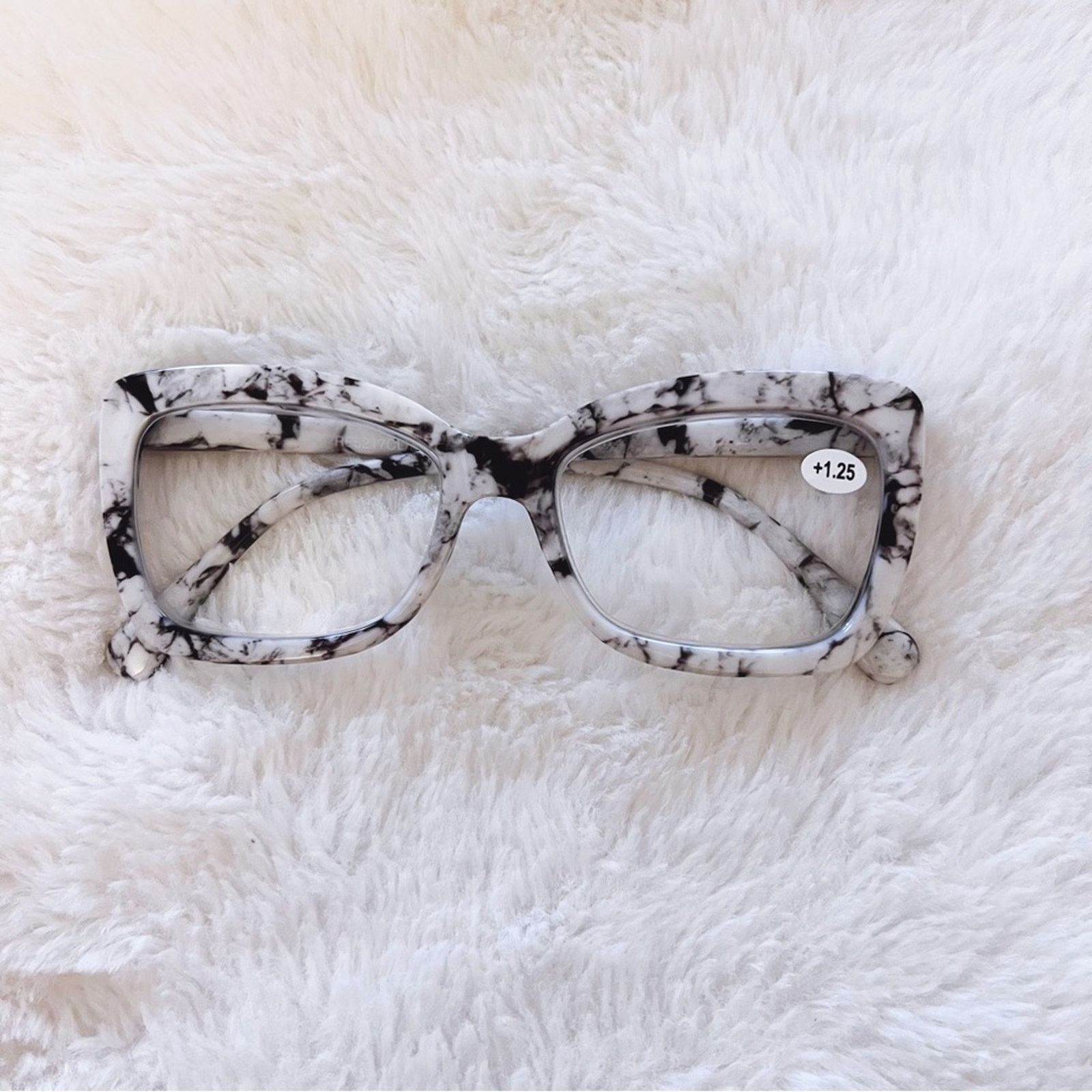 Other Leila White Marble Cateye Oversized Reader Glasses Size ONE SIZE - 1 Thumbnail