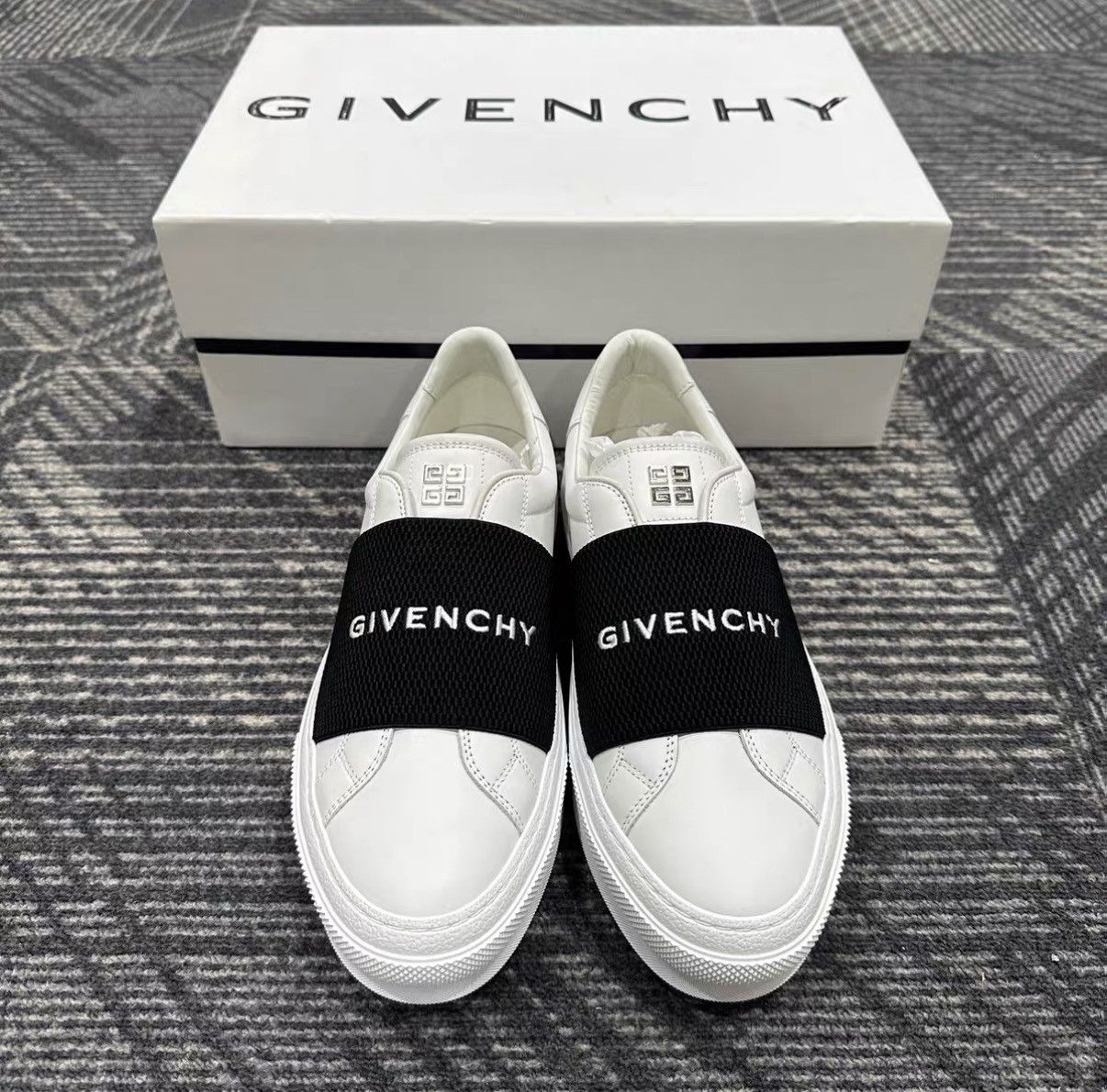 Givenchy Givenchy City Sport Leather Webbing Low-Top Sneakers J42 Size US 7 / EU 40 - 2 Thumbnail