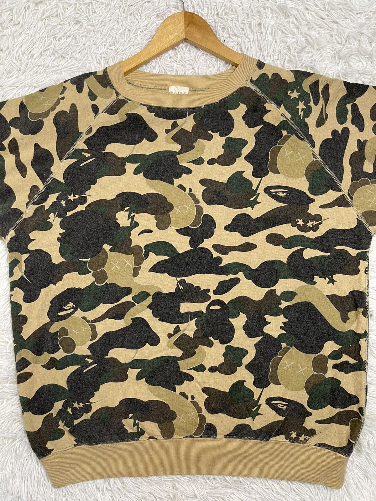 BAPE × kaws bendy 1st camo yellow Short sleeve shirt A