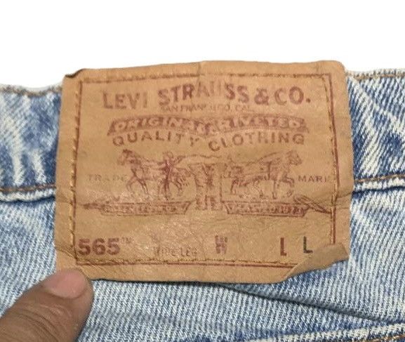 Levi's Vintage 90s Levis 565 Tapered Faded Blue Jeans Size US 32 / EU 48 - 8 Thumbnail