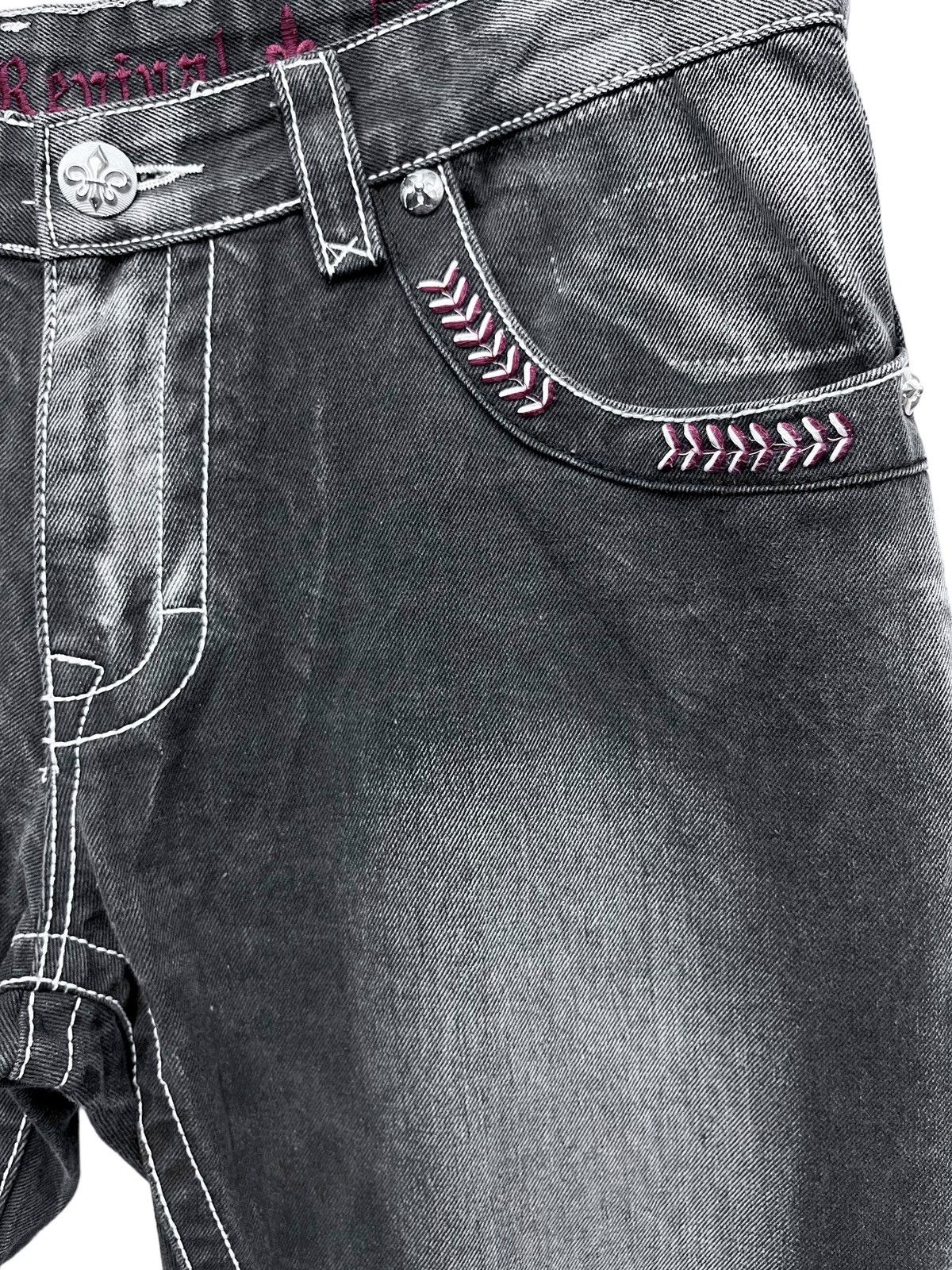 Rock Revival ROCK REVIVAL BLEACH WASH FLEUR-DE-LIS JEANS C.HEARTS STYLE Size US 33 - 10 Thumbnail
