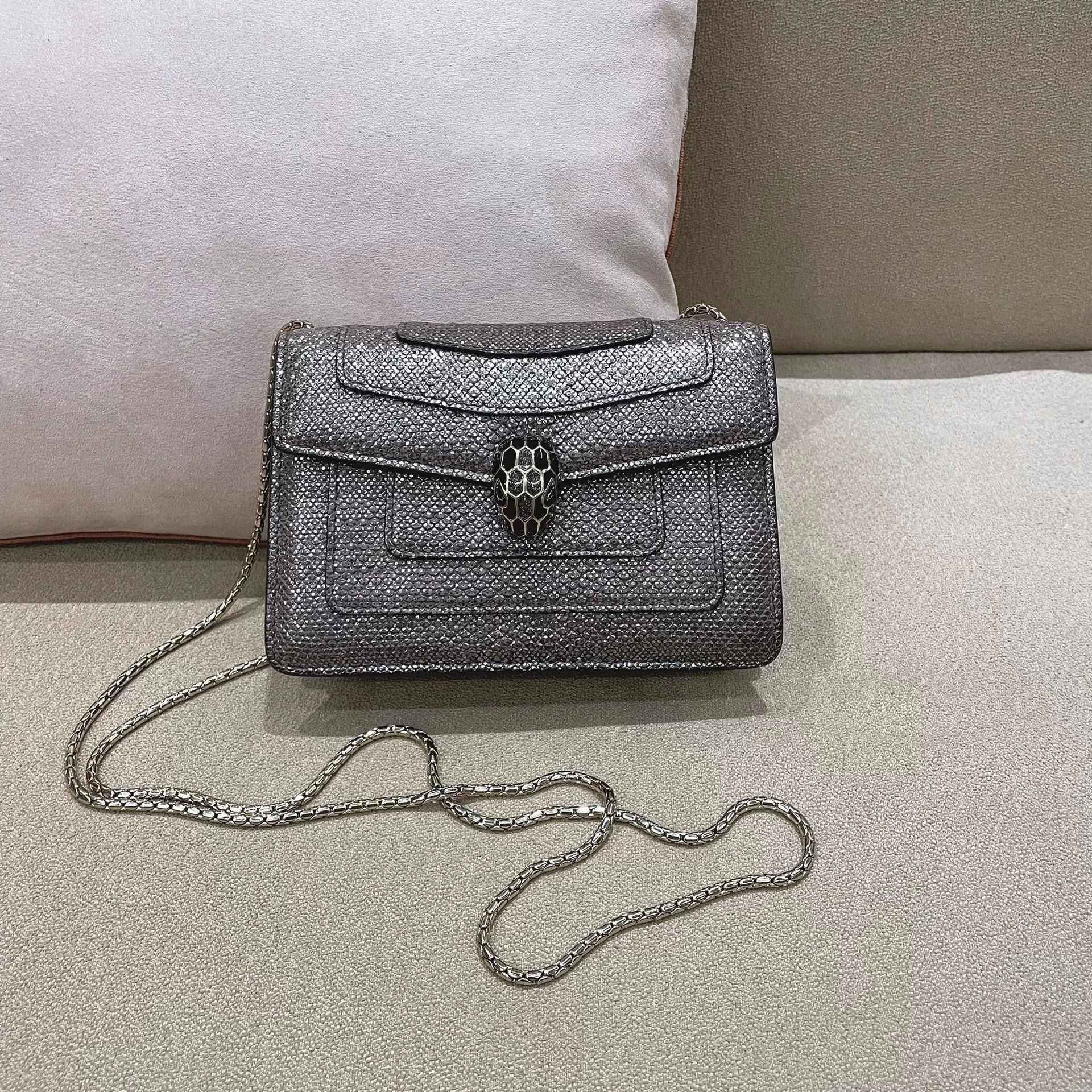Bvlgari Pre-loved Bag Very good condition Size ONE SIZE - 1 Thumbnail