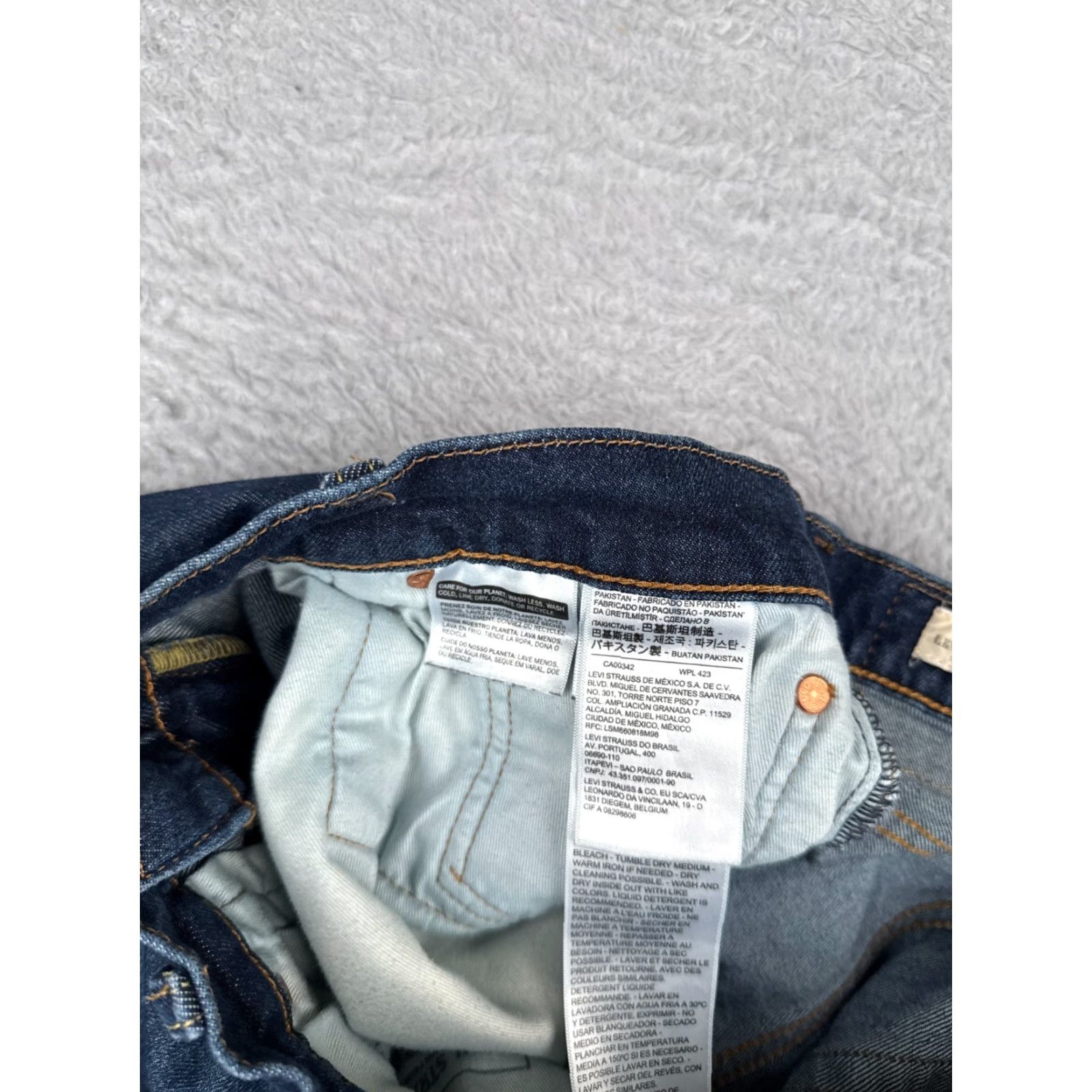 Levi's Levis 512 Jeans Denim Blue Distressed 31x30 Regular Fit 5-Pocket Cotton Button Closure Mens Jeans Size US 33 - 7 Thumbnail