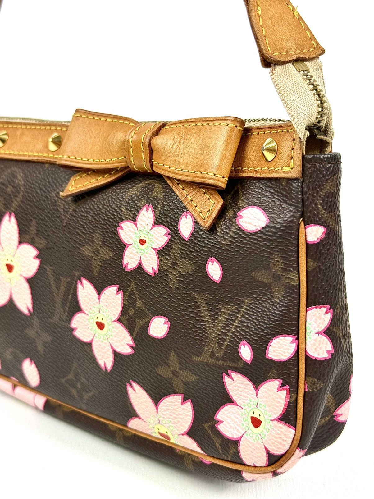 Louis Vuitton × Takashi Murakami Louis Vuitton - Murakami - SS/03 - Cherry Blossom - Pochette Size ONE SIZE - 8 Thumbnail