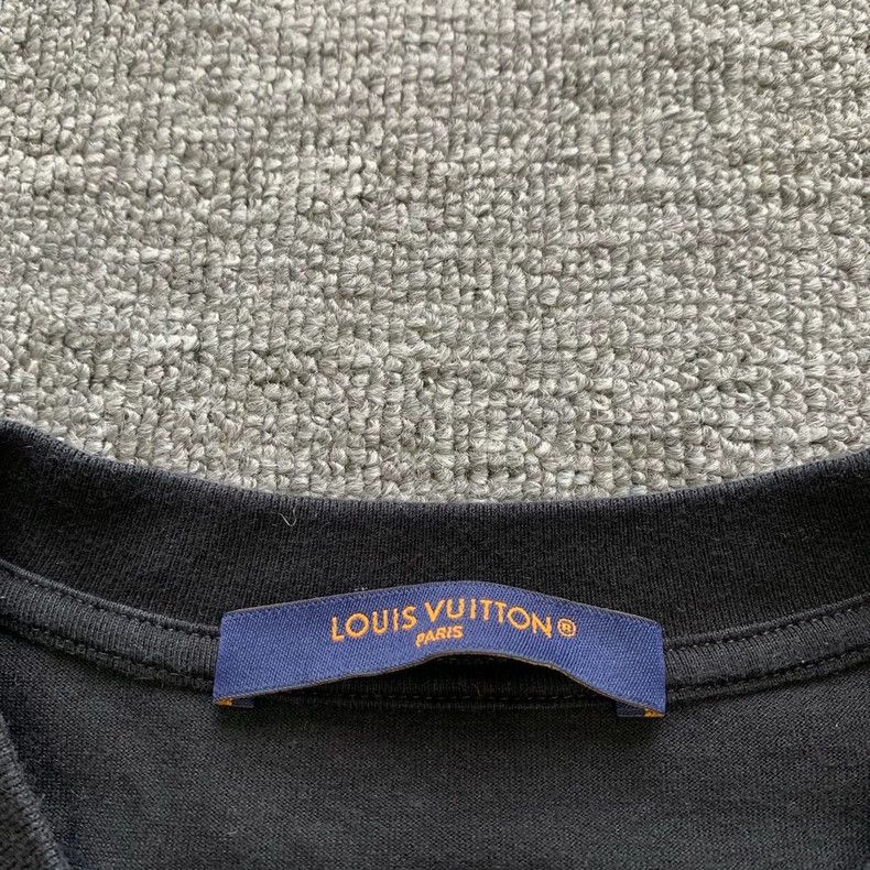 Louis Vuitton Louis Vuitton Black beaded embroidered short sleeve Size US M / EU 48-50 / 2 - 6 Thumbnail