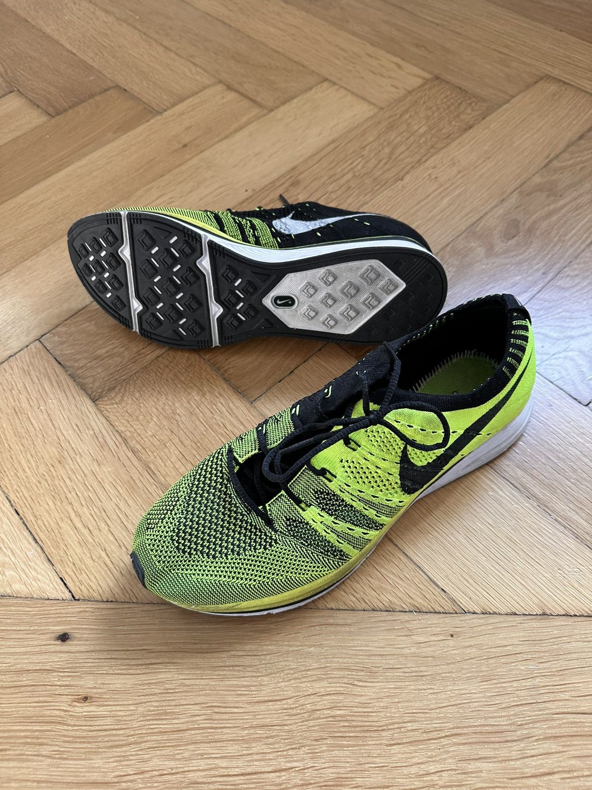 academy nike flyknit