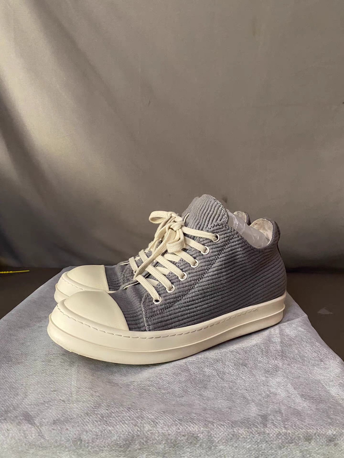 Rick Owens Rick Owens grey corduroy sneakers Size US 8.5 / IT 38.5 - 1 Thumbnail