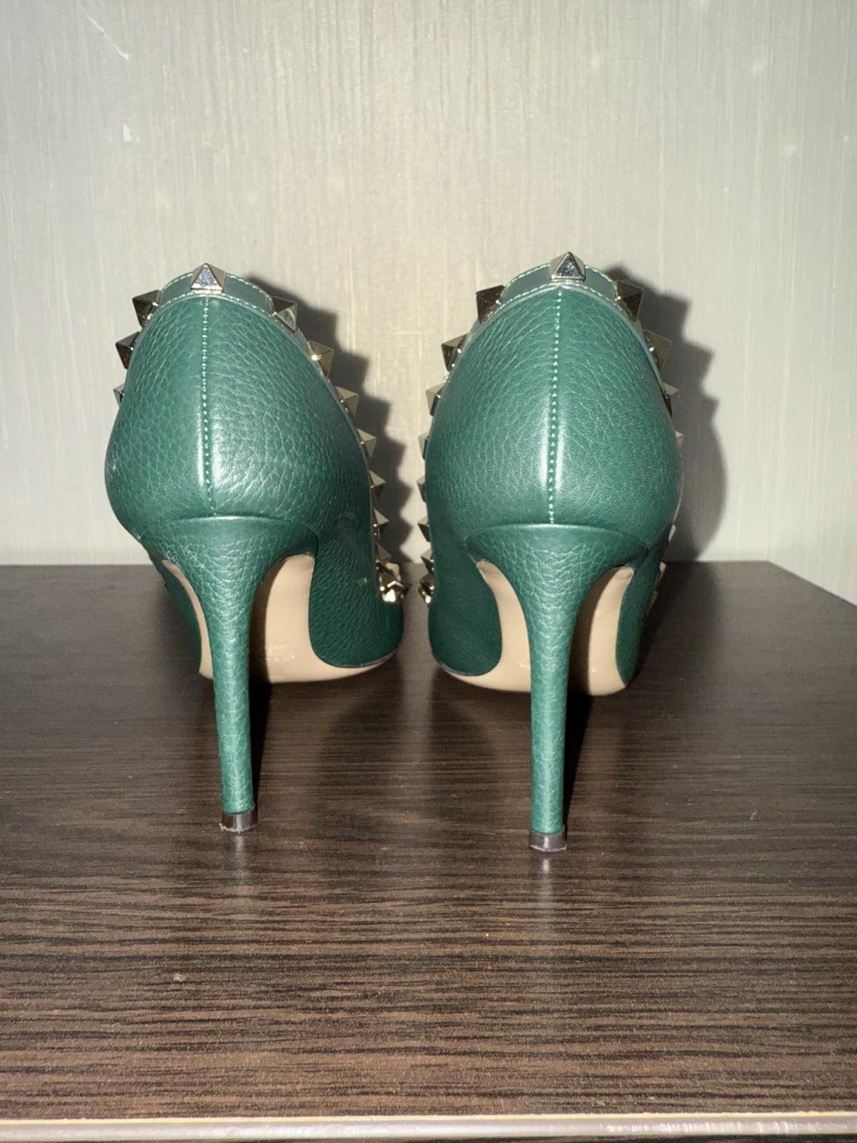 Valentino Valentino Garavani Rockstud leather heels green Size US 4.5 / IT 34.5 - 6 Thumbnail