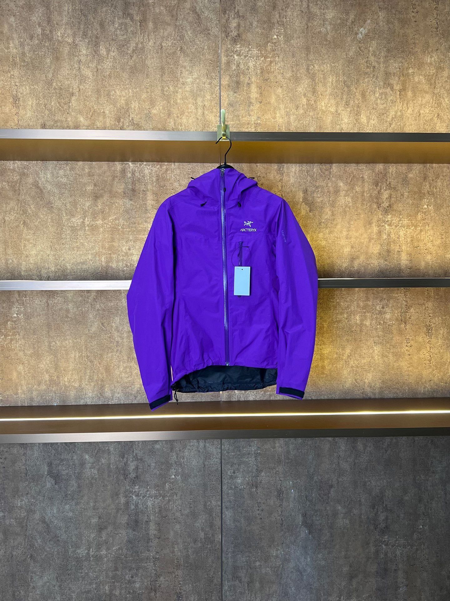 Arc'teryx Arcteryx Beta Blue-Purple Jacket Size XS / US 0-2 / IT 36-38 - 1 Thumbnail