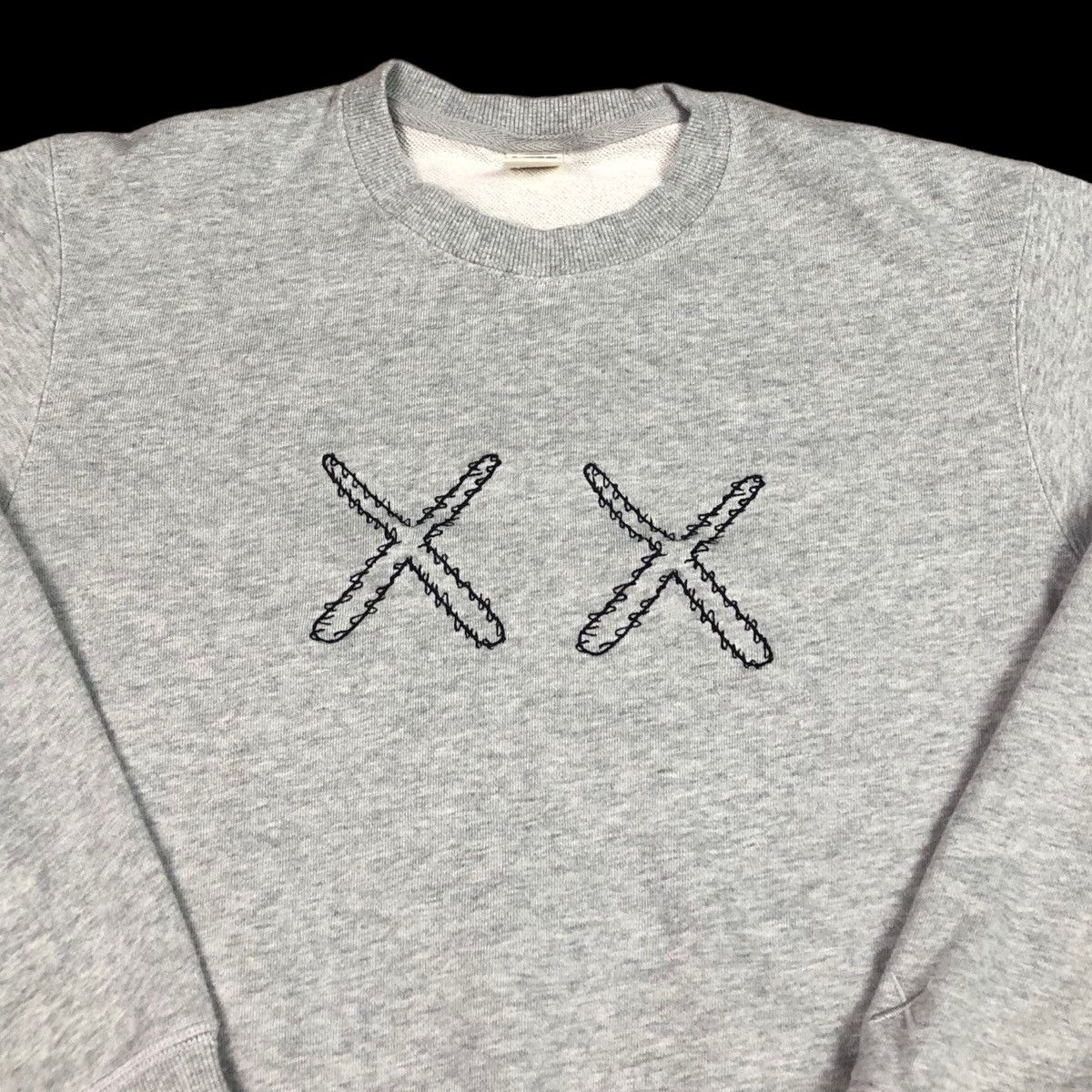 Kaws × Uniqlo Uniqlo Kaws Sesame Street Gray Logo Sweatshirt Adult Size XS Size US XS / EU 42 / 0 - 2 Thumbnail