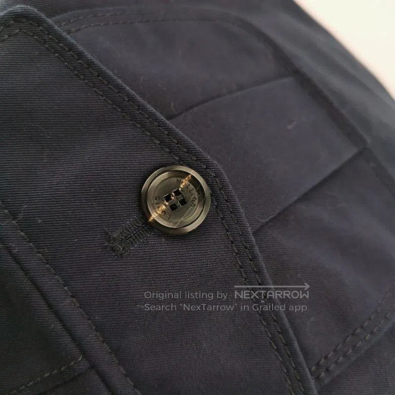 Louis Vuitton Louis Vuitton Navy Cotton Buttoned Shorts. Size US 36 / EU 52 - 4 Thumbnail