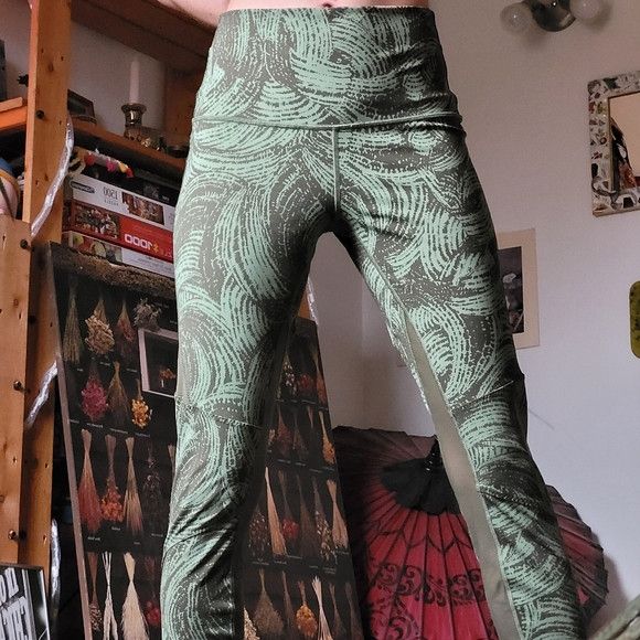 Lululemon Lululemon highest times pants wanderlust 2016 size 10 Size 32" / US 10 / IT 46 - 1 Thumbnail
