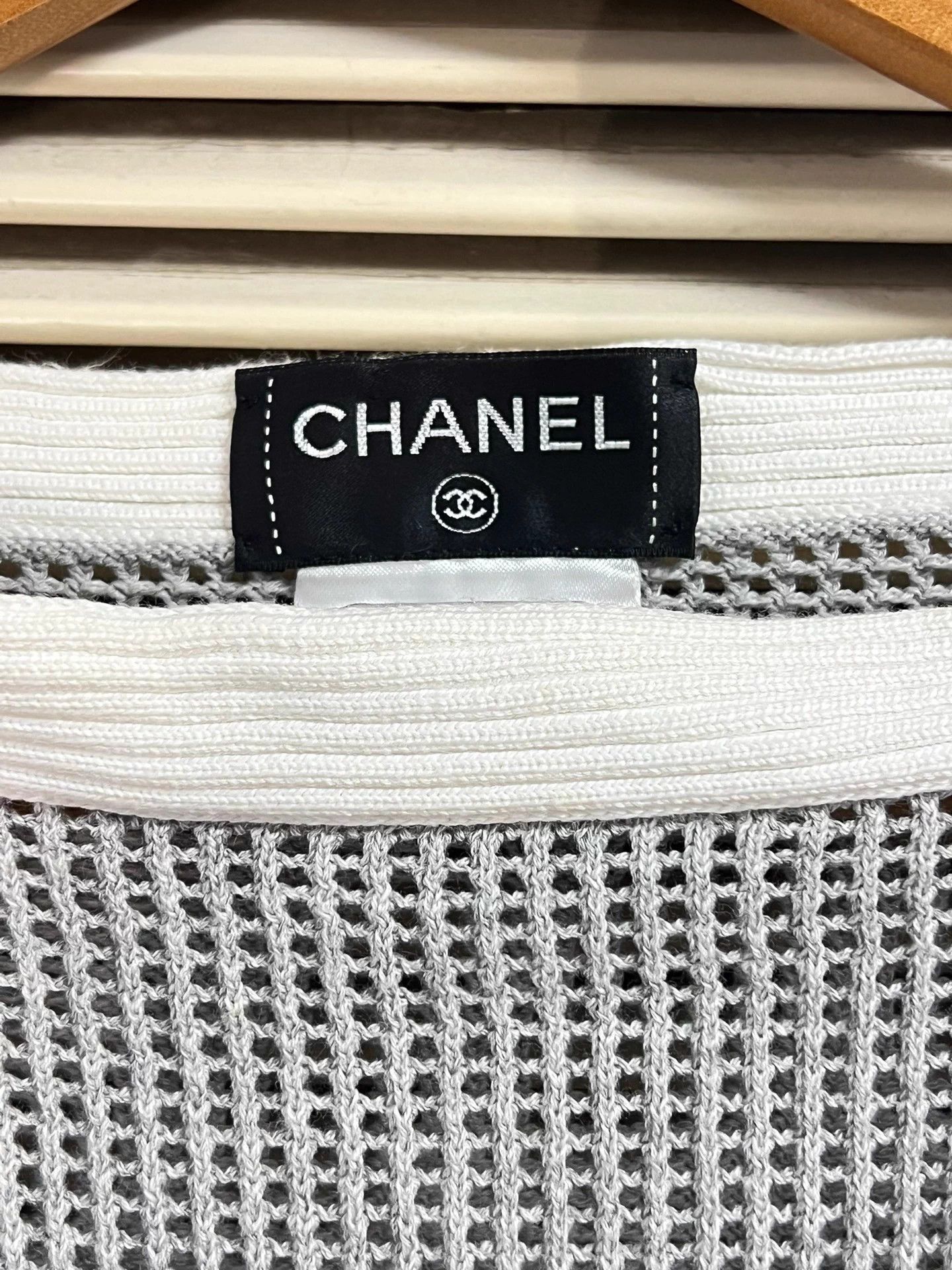 Chanel Chanel Gray White Colorblock CC Logo Knit Sweater 34 Size XS / US 0-2 / IT 36-38 - 4 Thumbnail