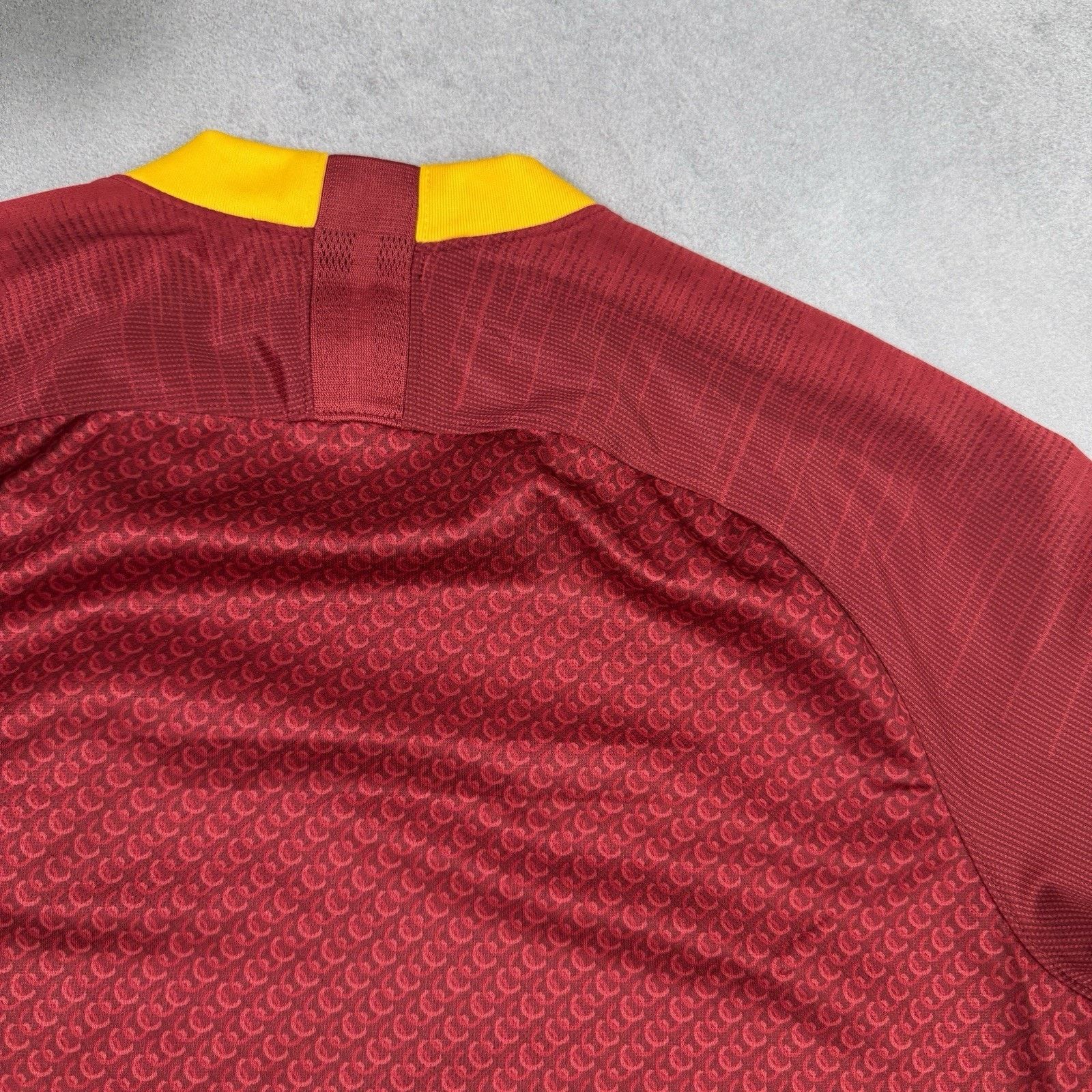 Nike ROMA 2018 2019 HOME SHIRT JERSEY KIT NIKE SIZE M Soccer Size US M / EU 48-50 / 2 - 13 Thumbnail