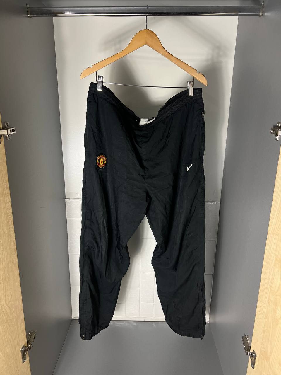 Nike VINTAGE NIKE FC MANCHESTER UNITED ENGLAND SOCCER PANTS Y2K Size US L / EU 52-54 / 3 - 1 Thumbnail