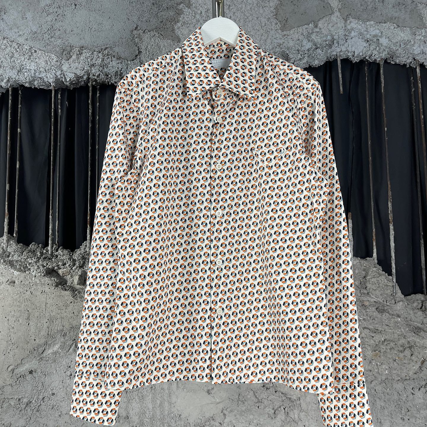 Prada Prada Geometric Cube Print Button Up Shirt Size 39 Size US M / EU 48-50 / 2 - 1 Thumbnail