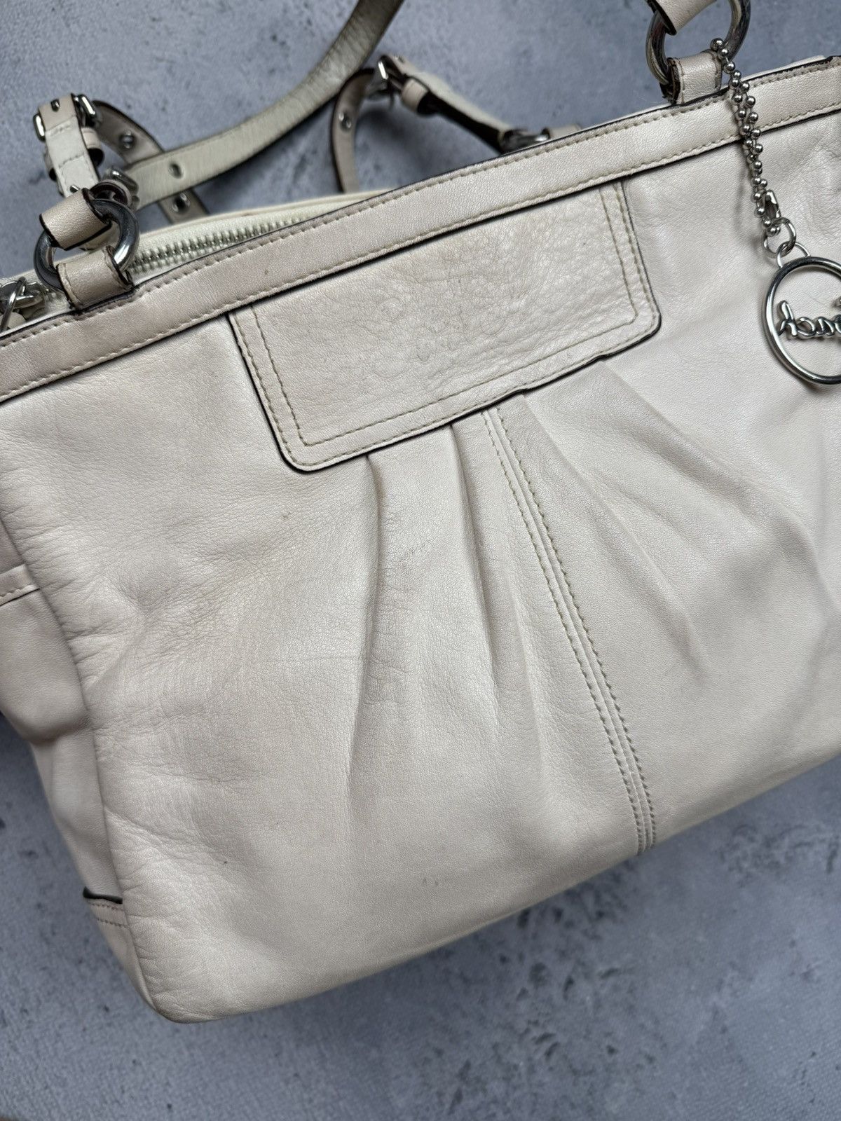 Coach Vintage Coach Beige Leather Tote Bag With Charm Turnlock Size ONE SIZE - 8 Thumbnail