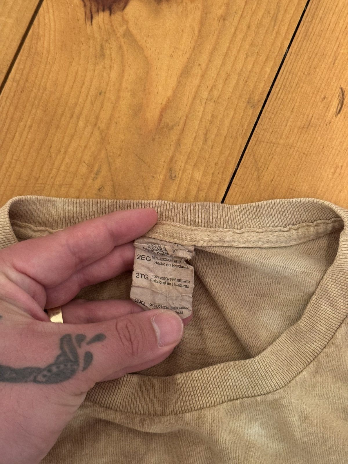 Gildan Vintage Wolf tee. Tagged 2XL Size US XL / EU 56 / 4 - 4 Thumbnail