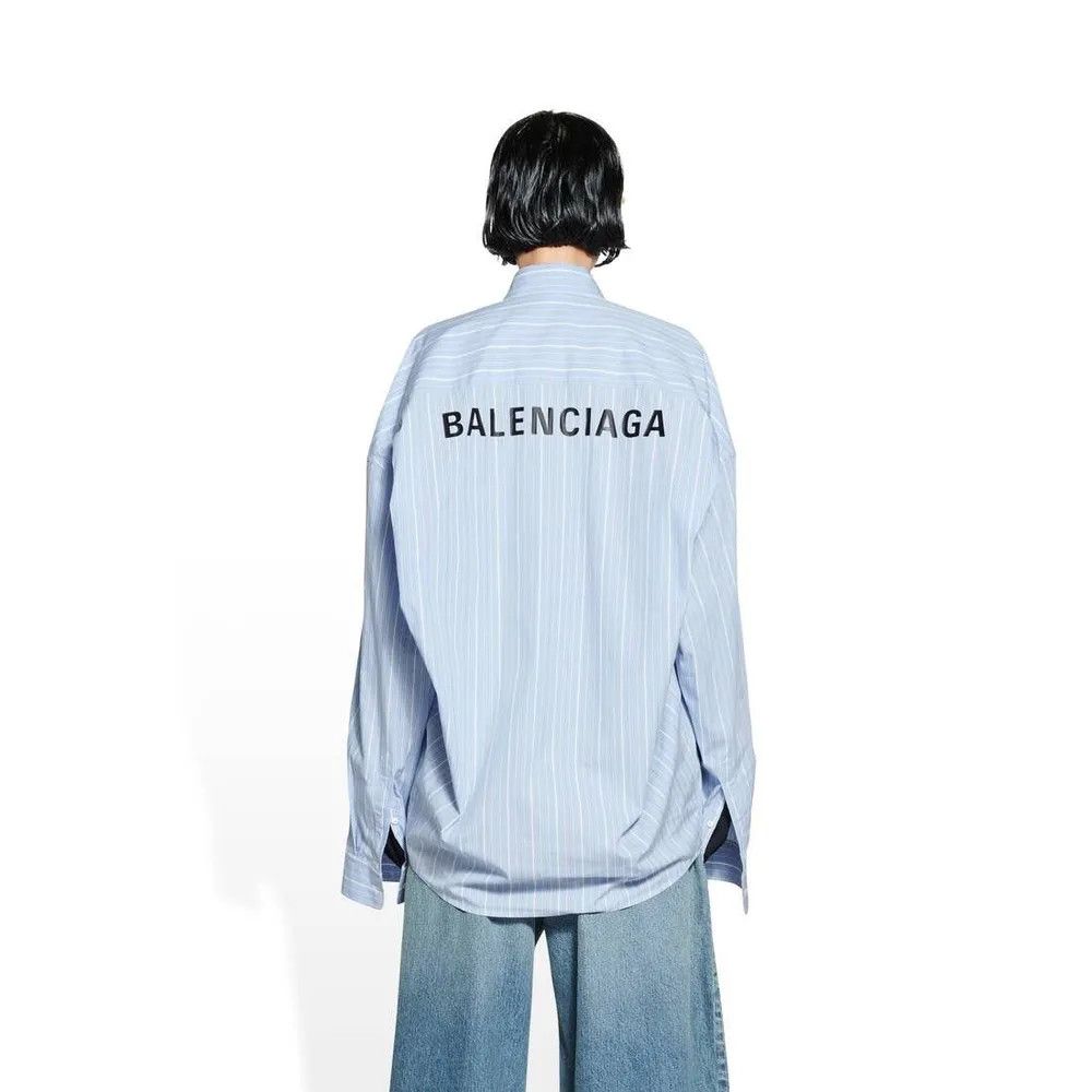 Balenciaga o1srvl11e0425 Cocoon Shirt in Skye Blue/White Size M / US 6-8 / IT 42-44 - 3 Thumbnail