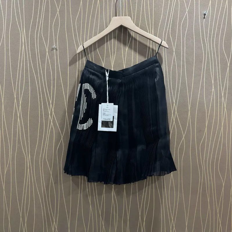 Chanel Chanel Black Silk Pleated Skirt 0089 Size 22" - 1 Thumbnail