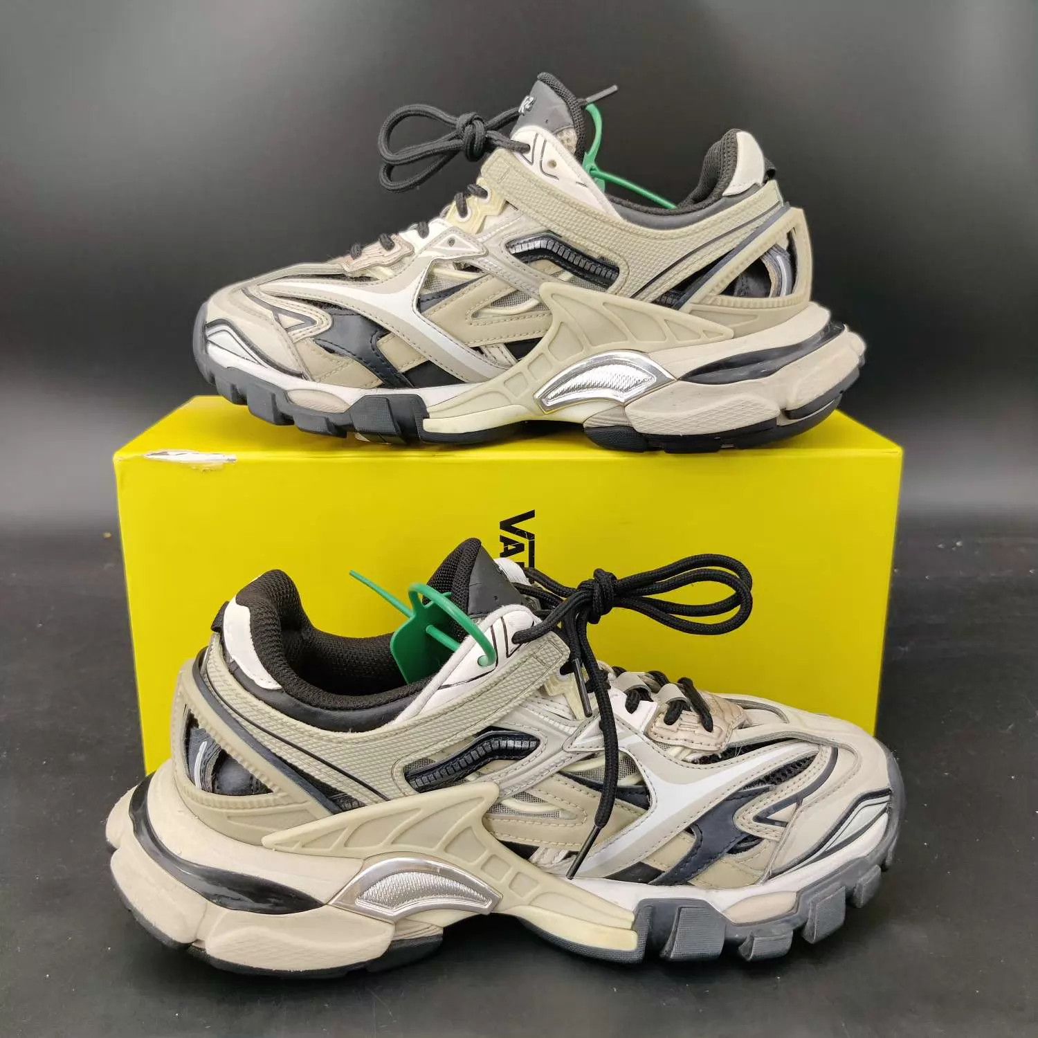 Balenciaga Balenciaga Track 2 Cream/Black 37 Worn 2x, No Sole Wear Size US 6.5 / IT 36.5 - 4 Thumbnail