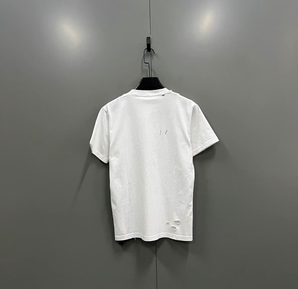Balenciaga Balenciaga White Blurred Logo Short Sleeve Tee J41 Size US S / EU 44-46 / 1 - 2 Thumbnail