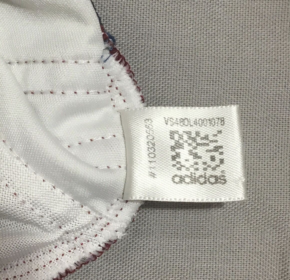 Adidas BAYERN MUNICH 2014 2015 AWAY FOOTBALL SOCCER JERSEY ADIDAS Size US M / EU 48-50 / 2 - 9 Thumbnail