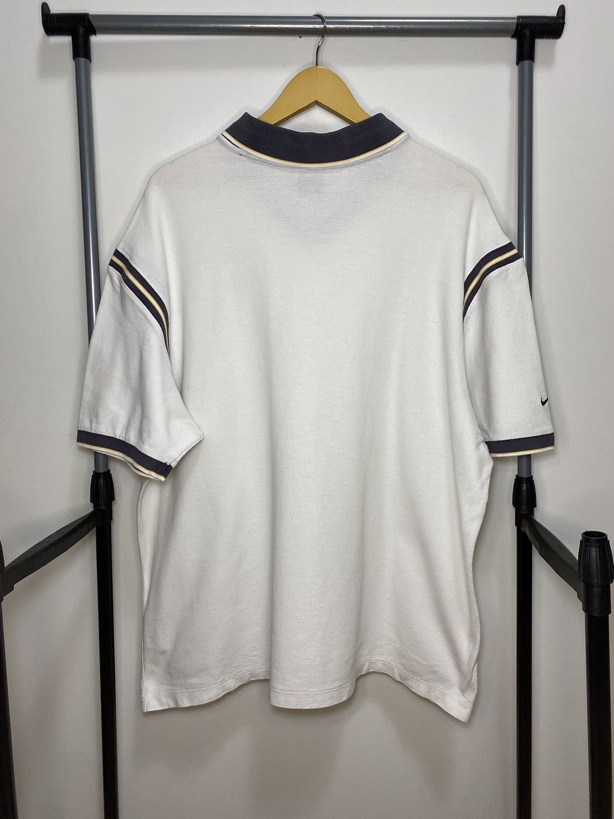 Nike Vintage Nike Court Swoosh Polo Size US L / EU 52-54 / 3 - 12 Thumbnail