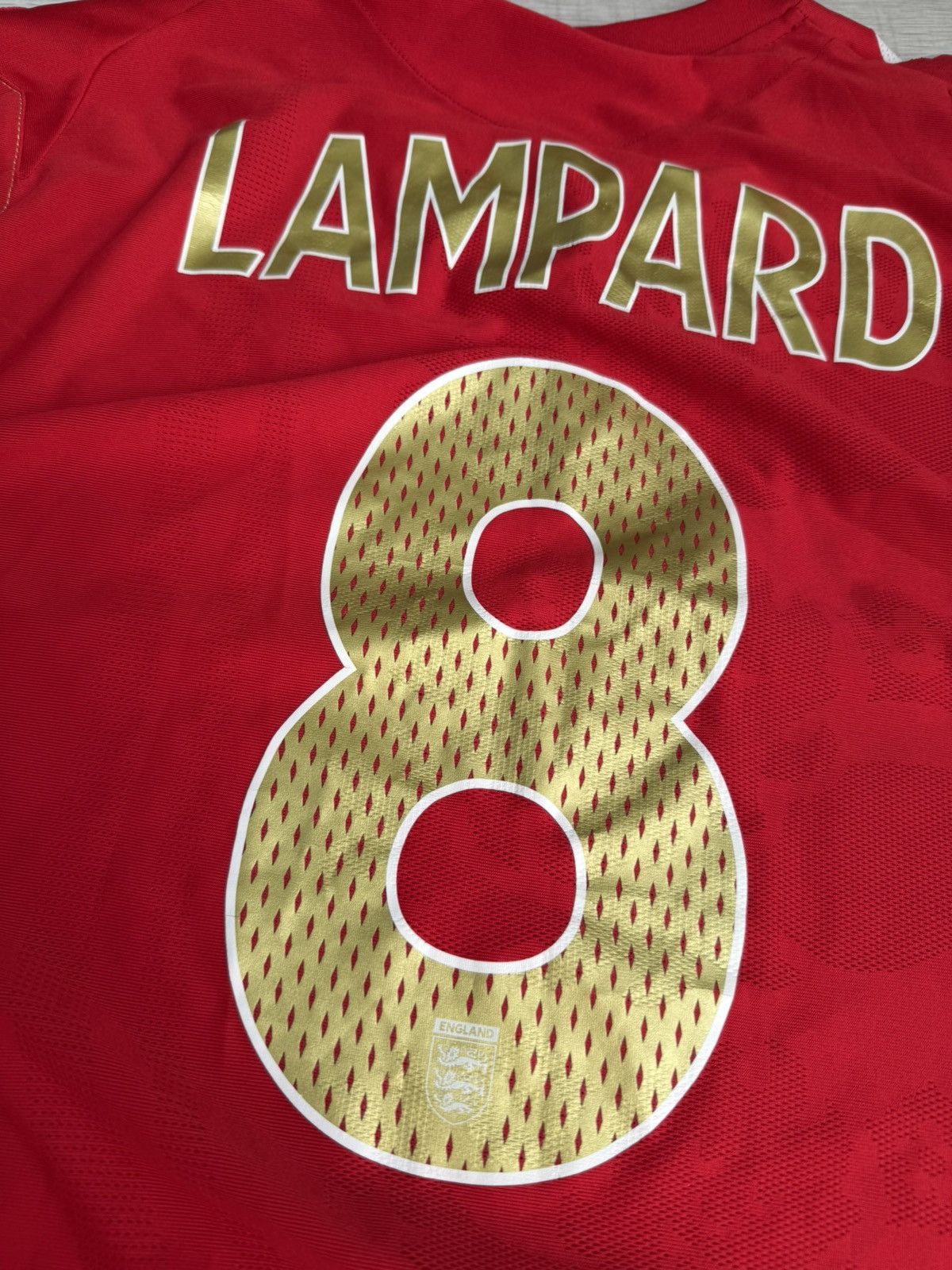 Umbro “2006 England Away Shirt Lampard #8 Umbro Red Jersey shirt Size US XL / EU 56 / 4 - 3 Thumbnail