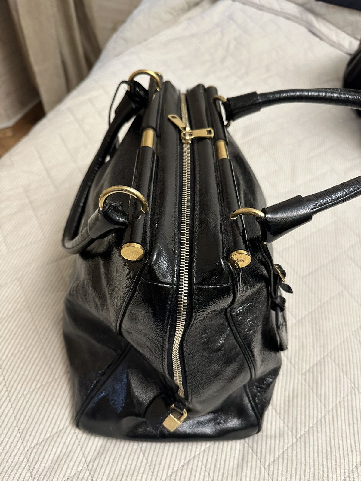 Yves Saint Laurent Yves Saint Laurent Black Patent Leather MediumMajorelle Tote Size ONE SIZE - 5 Thumbnail