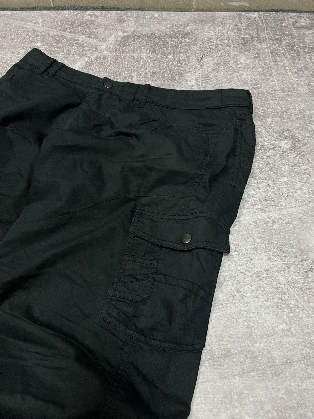 Nike Nike Technical Cargo Pants Black Minimal Swoosh Size US 31 - 4 Thumbnail